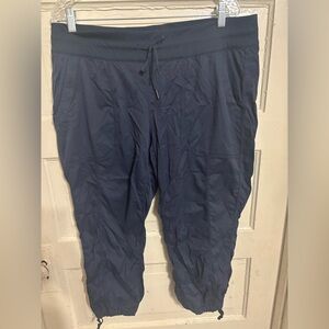 The North Face active cropped pants Women’s XL